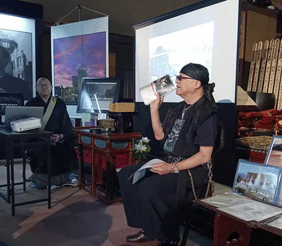 �ʐ^�W�̏Љ�